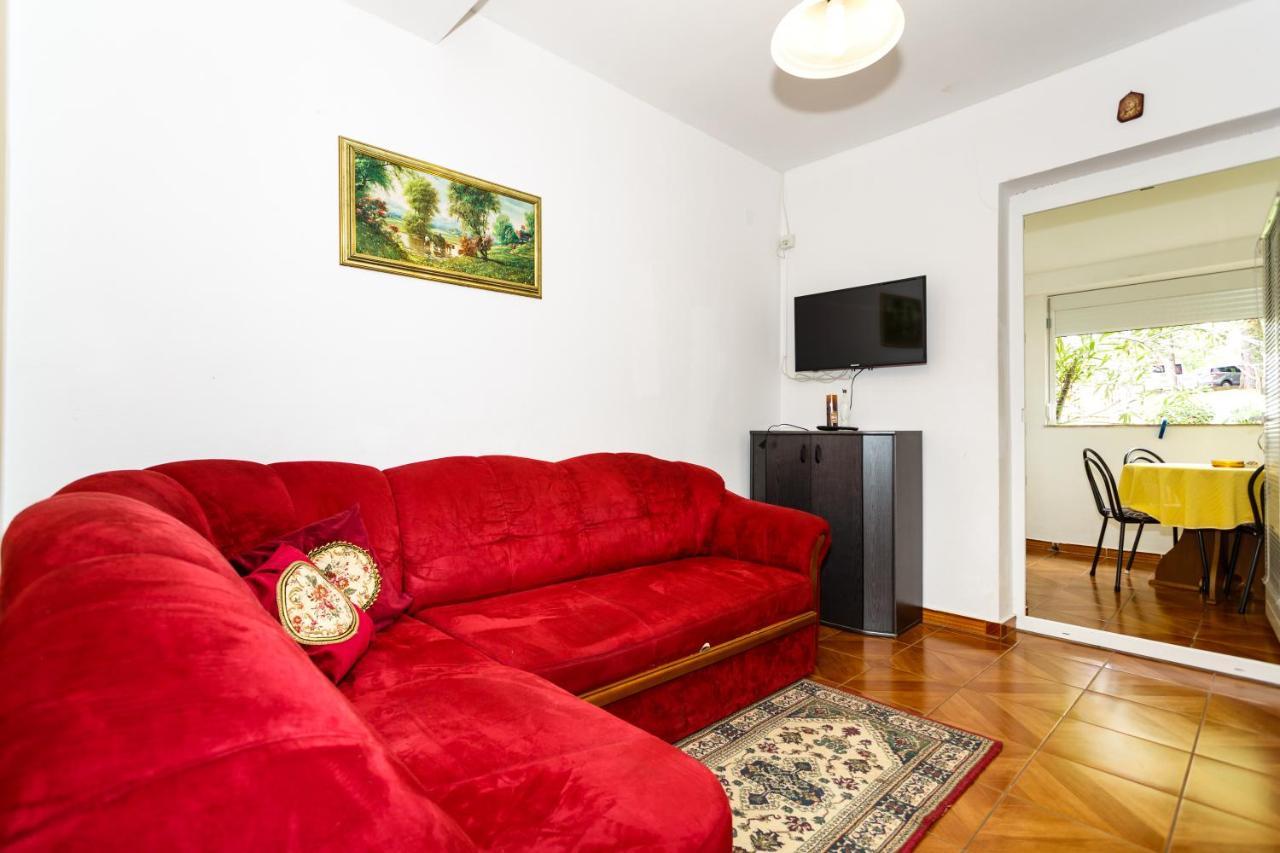 Apartmani Mili Малинска Экстерьер фото