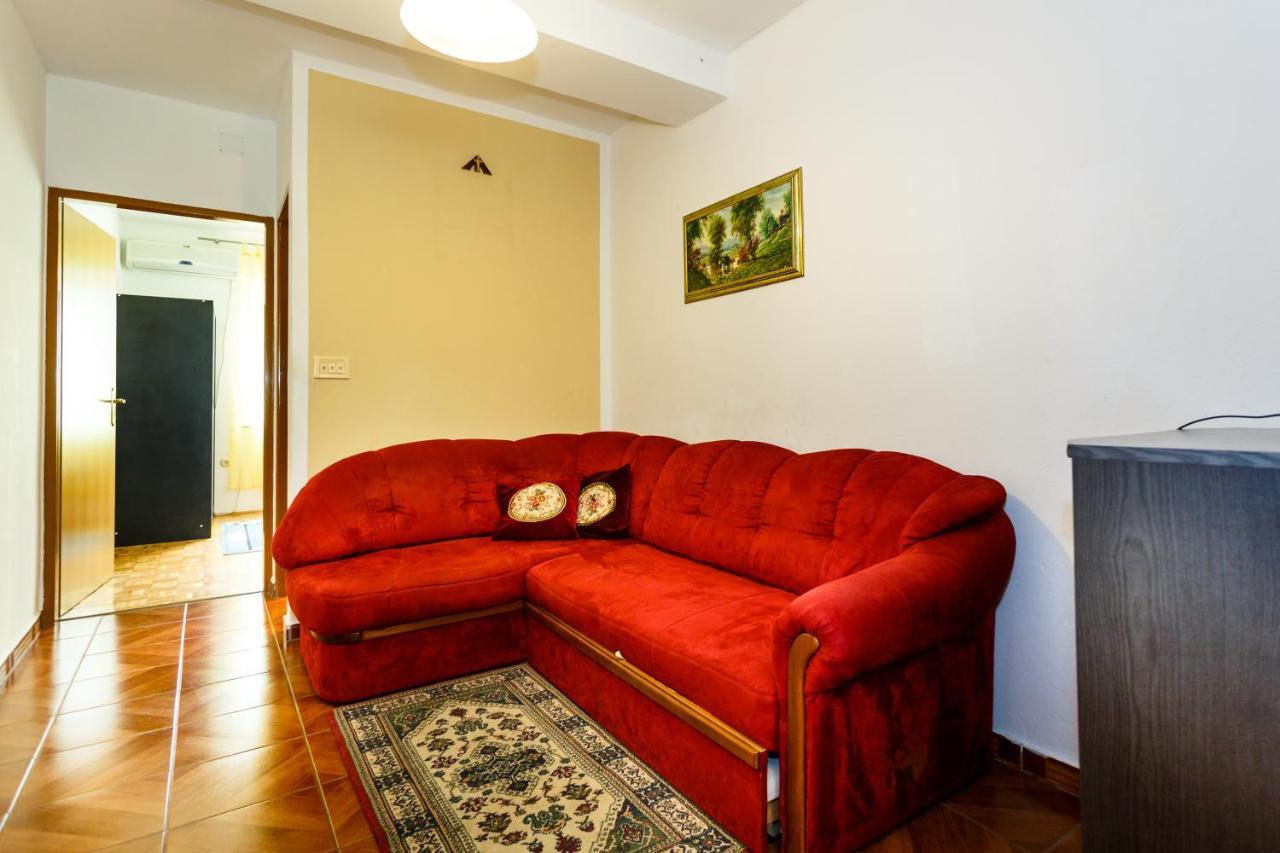 Apartmani Mili Малинска Экстерьер фото