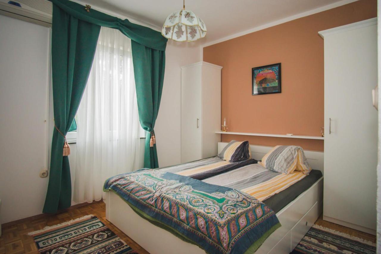 Apartmani Mili Малинска Экстерьер фото